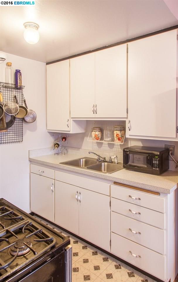 2824 WALLACE ST, Berkeley, United States 94702