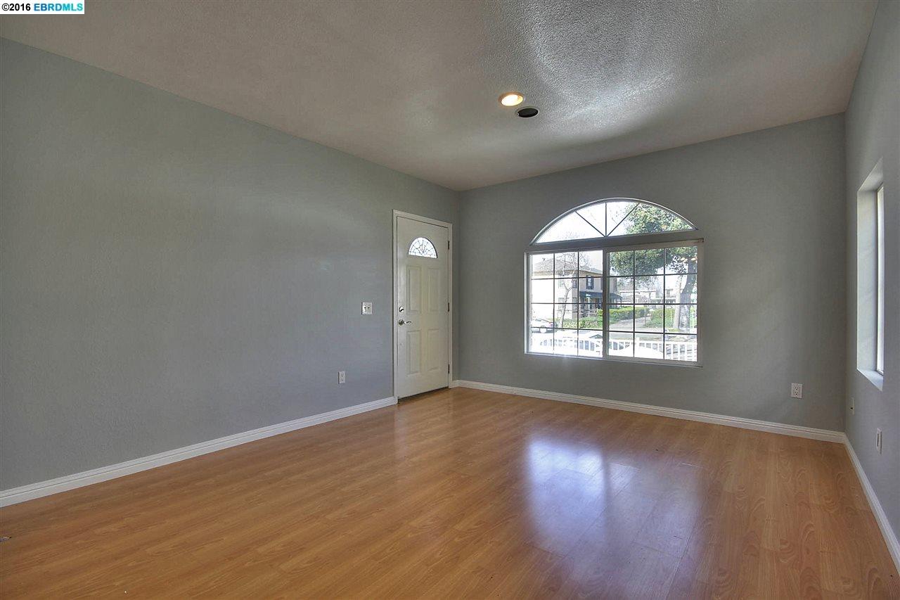 1276 University Ave, Berkeley, United States 94702