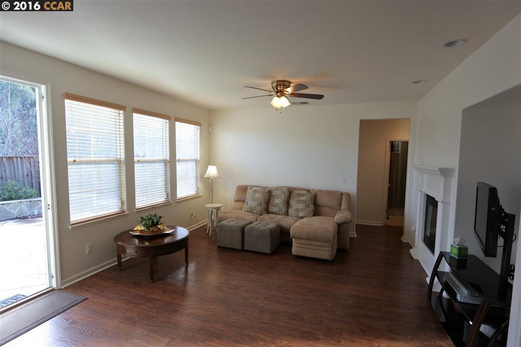 5612 Vista Dr, Richmond, United States 94806