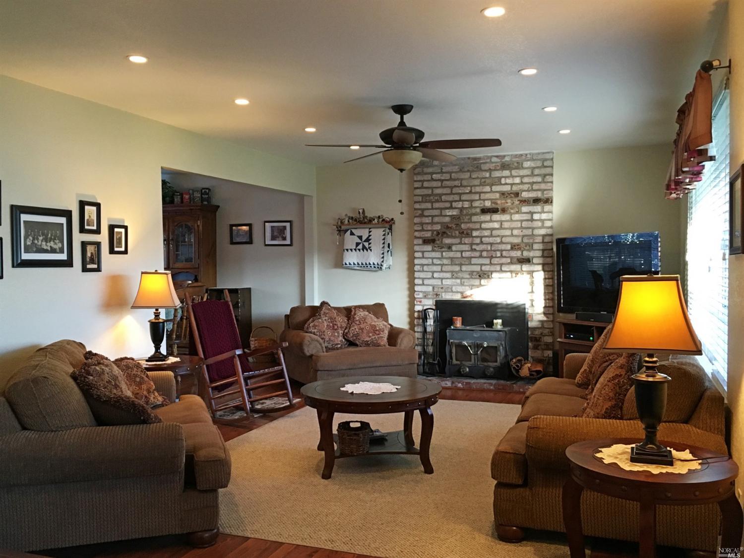 944Edith Court, Rohnert Park, United States 94928