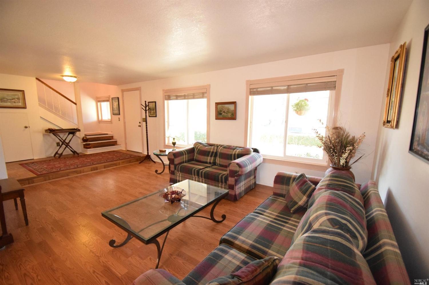 6044 Dawn Dr, Rohnert Park, United States 94928