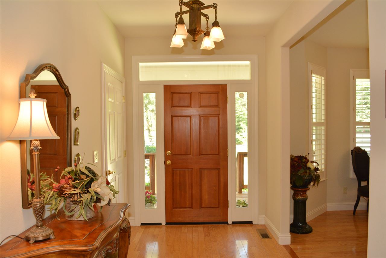 10833 Bubbling Wells Road, Grass Valley, CA 94945