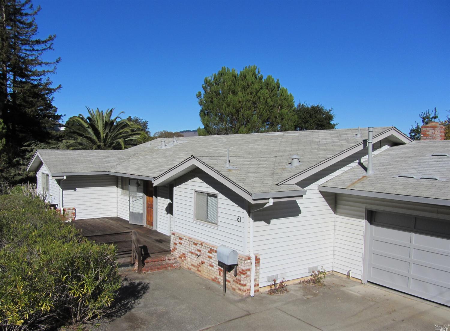 61 Drakewood Ln