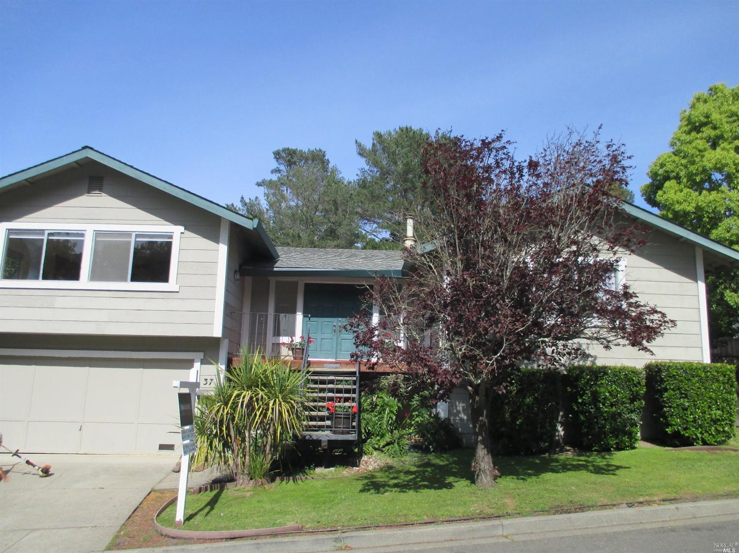 61 Drakewood Ln