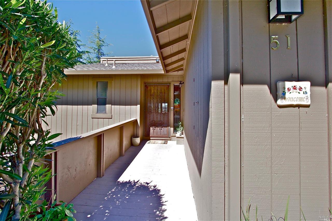 61 Drakewood Ln