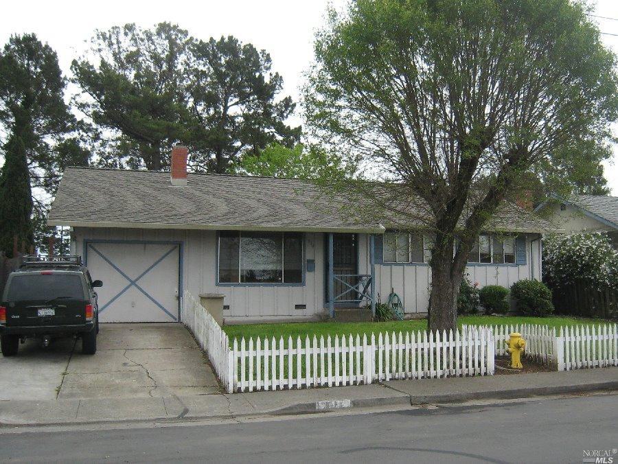 1614 Lauren Dr
