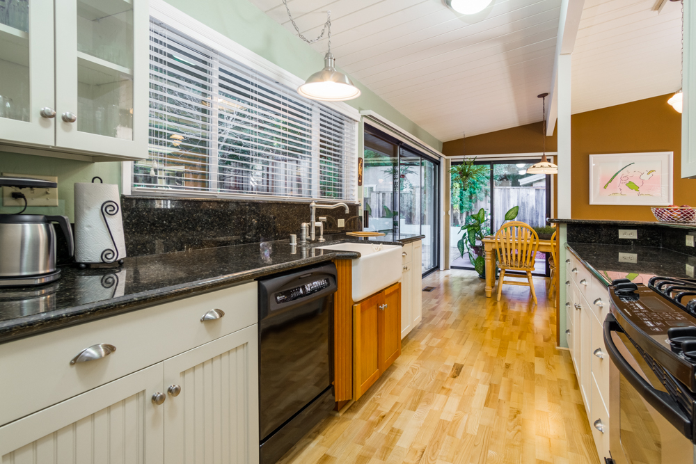9 Oakwood Lane, Boulder Creek, United States 95006