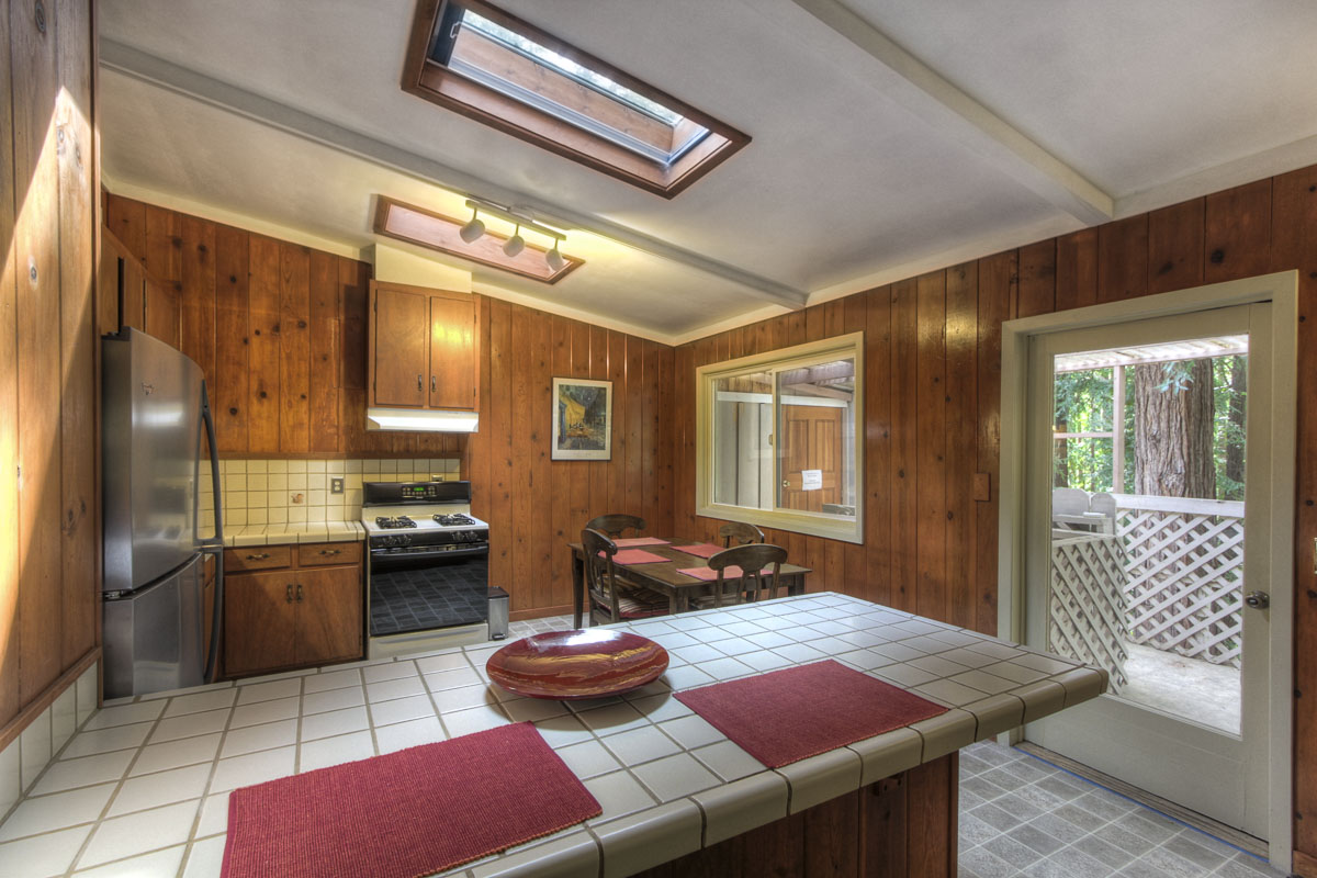 210 Douglas Avenue, Boulder Creek, United States 95006