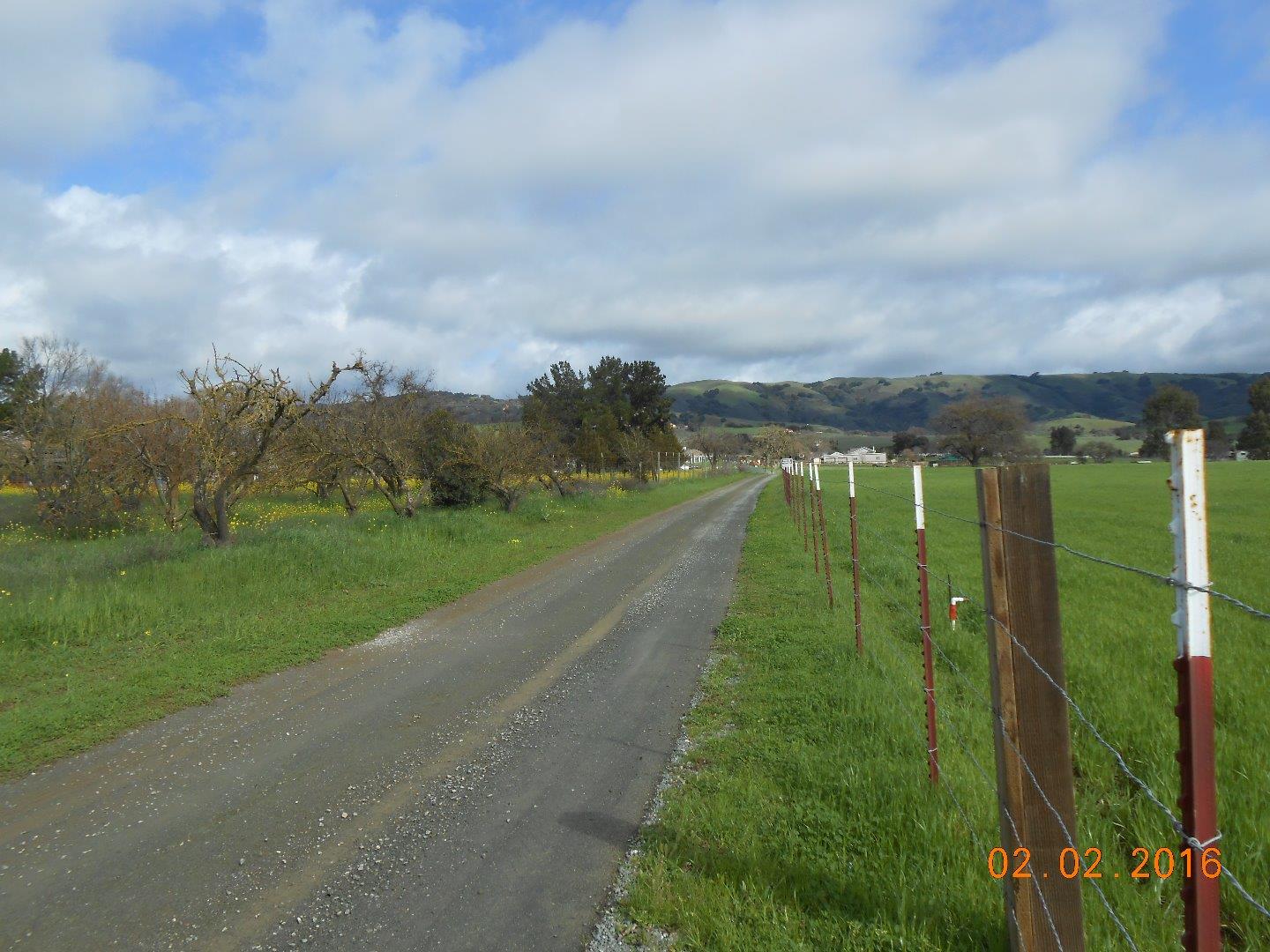2590 Roop Rd, Gilroy, United States 95020