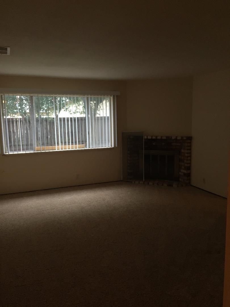 1160 3rd ST, Gilroy, CA 95020