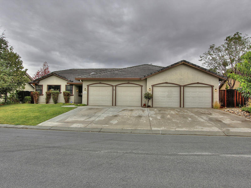 805 Oak Ridge Drive, Hollister, United States 95023