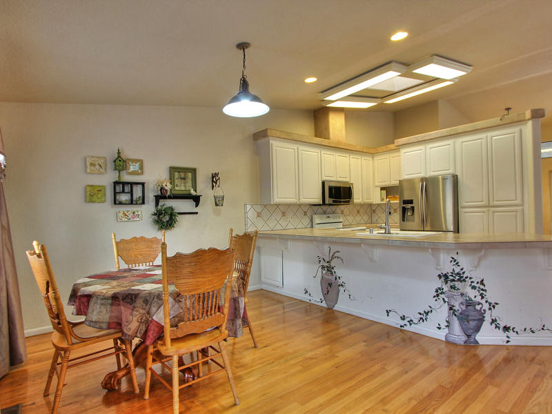 805 Oak Ridge Drive, Hollister, United States 95023