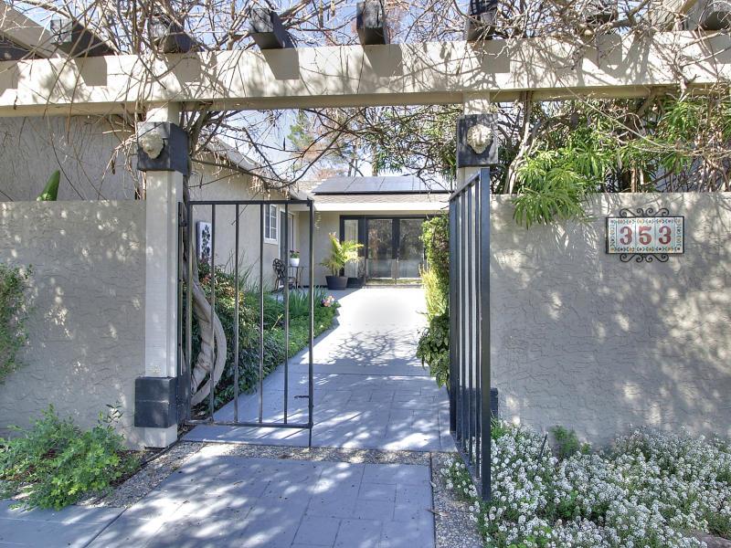 353 Marks DR, Hollister, CA 95023