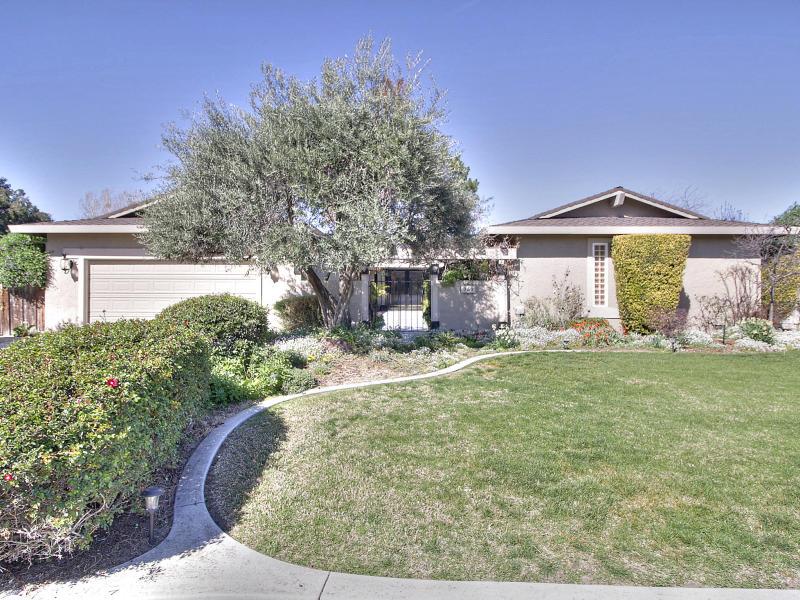 353 Marks DR, Hollister, CA 95023