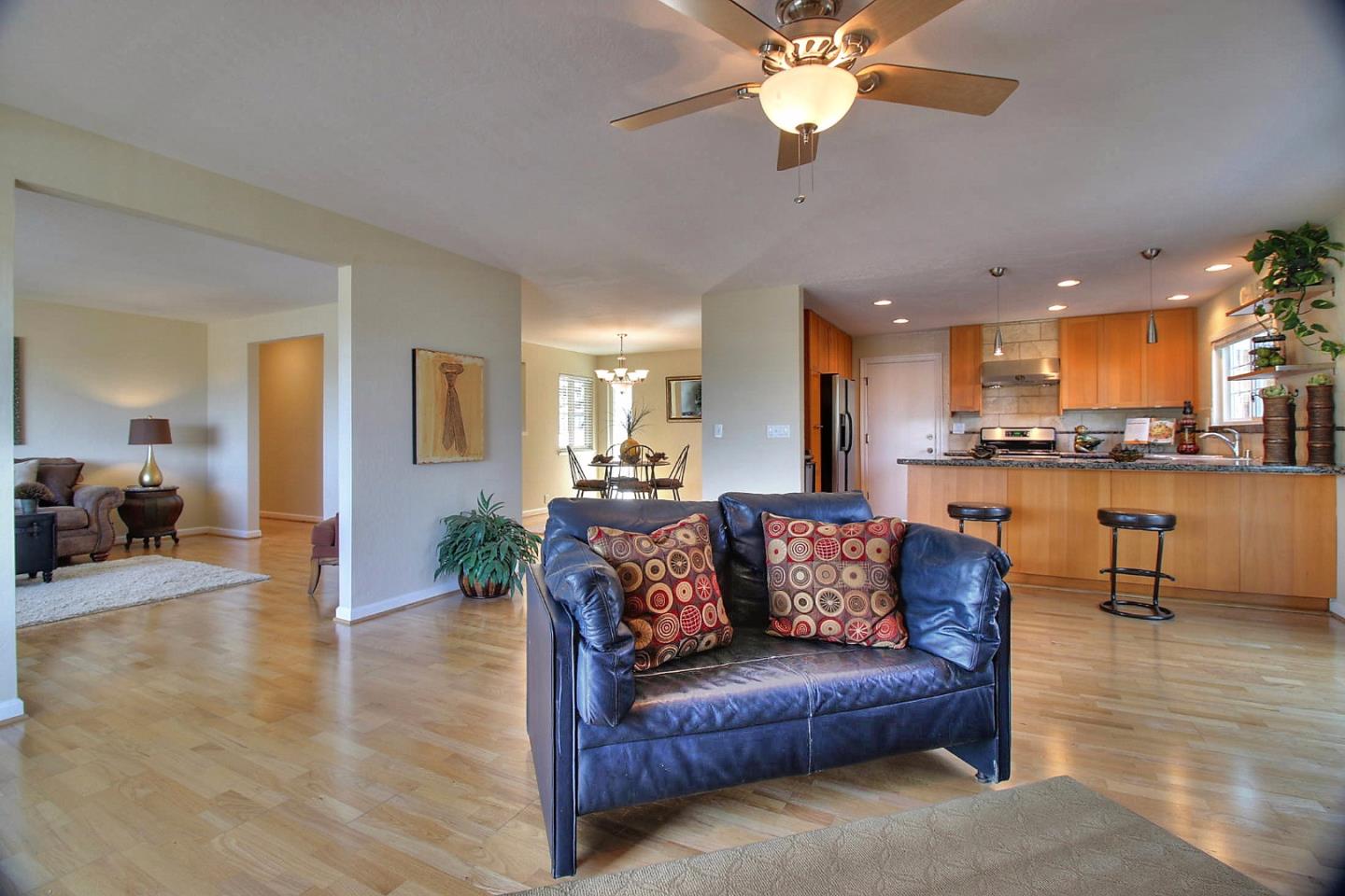 651 Donald Dr, Hollister, United States 95023