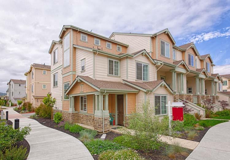 18530 Onyx Ln