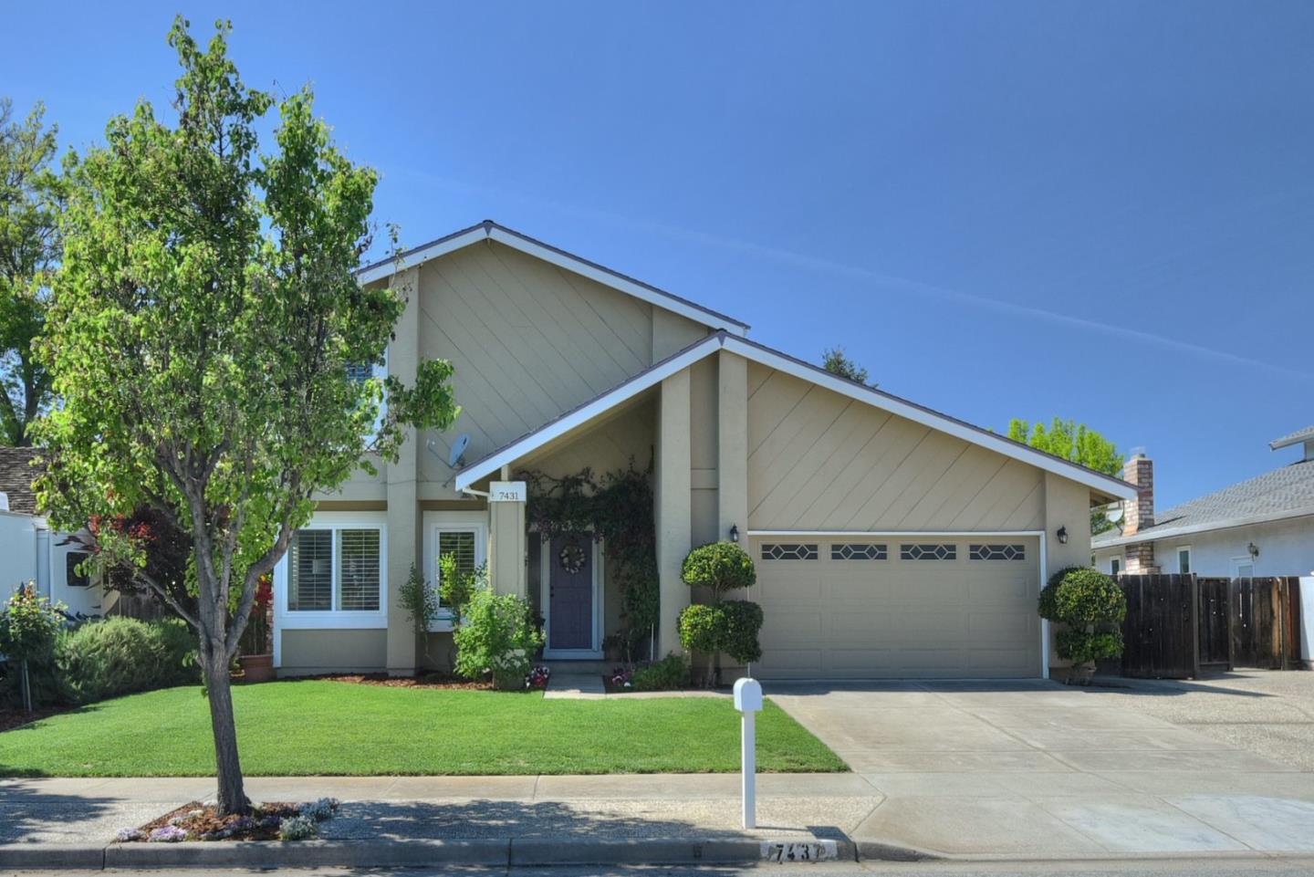 18530 Onyx Ln
