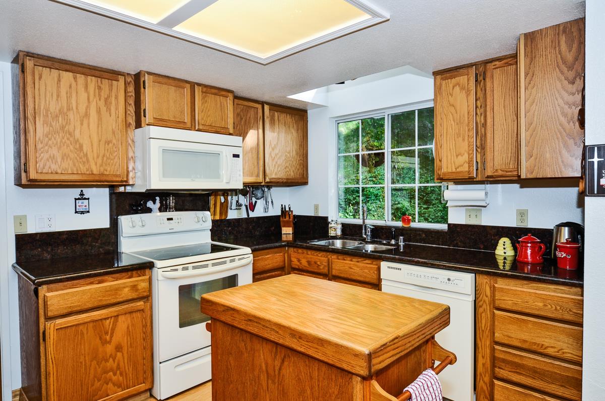 2473 Rifle Range DR, Royal Oaks, CA 95076