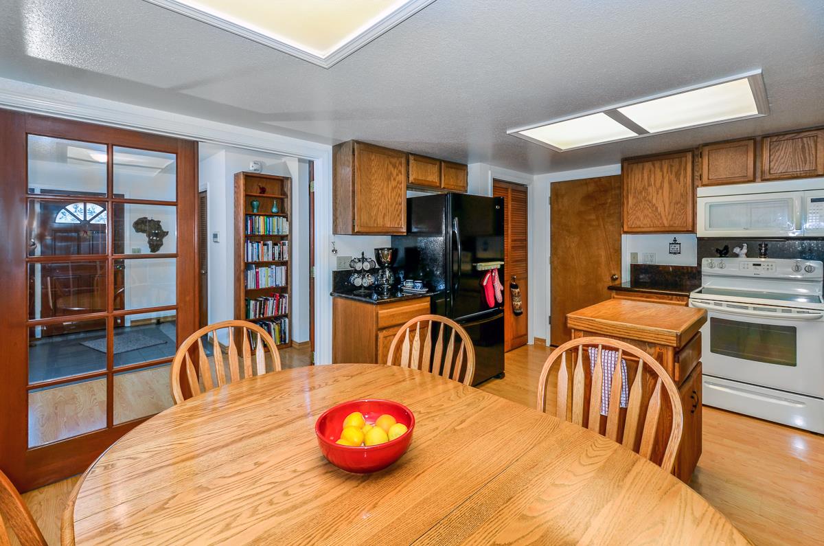 2473 Rifle Range DR, Royal Oaks, CA 95076