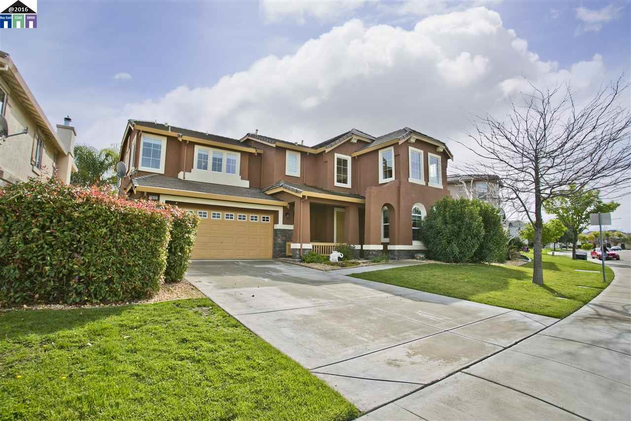 2072 Basque Dr, Tracy, CA 95304