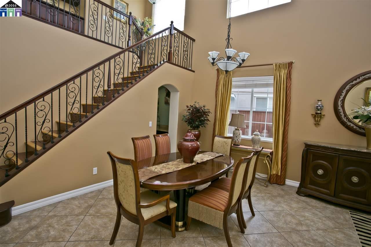 2072 Basque Dr, Tracy, CA 95304