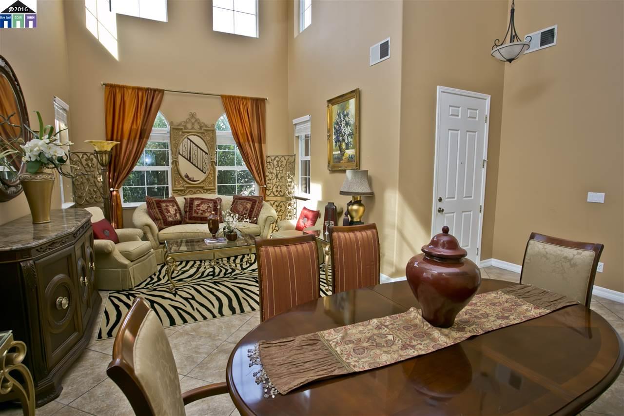 2072 Basque Dr, Tracy, CA 95304