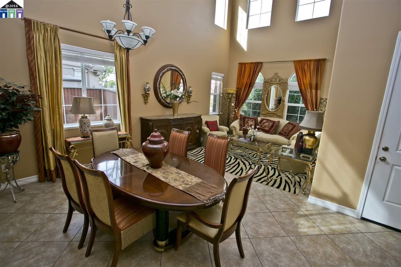 2072 Basque Dr, Tracy, CA 95304