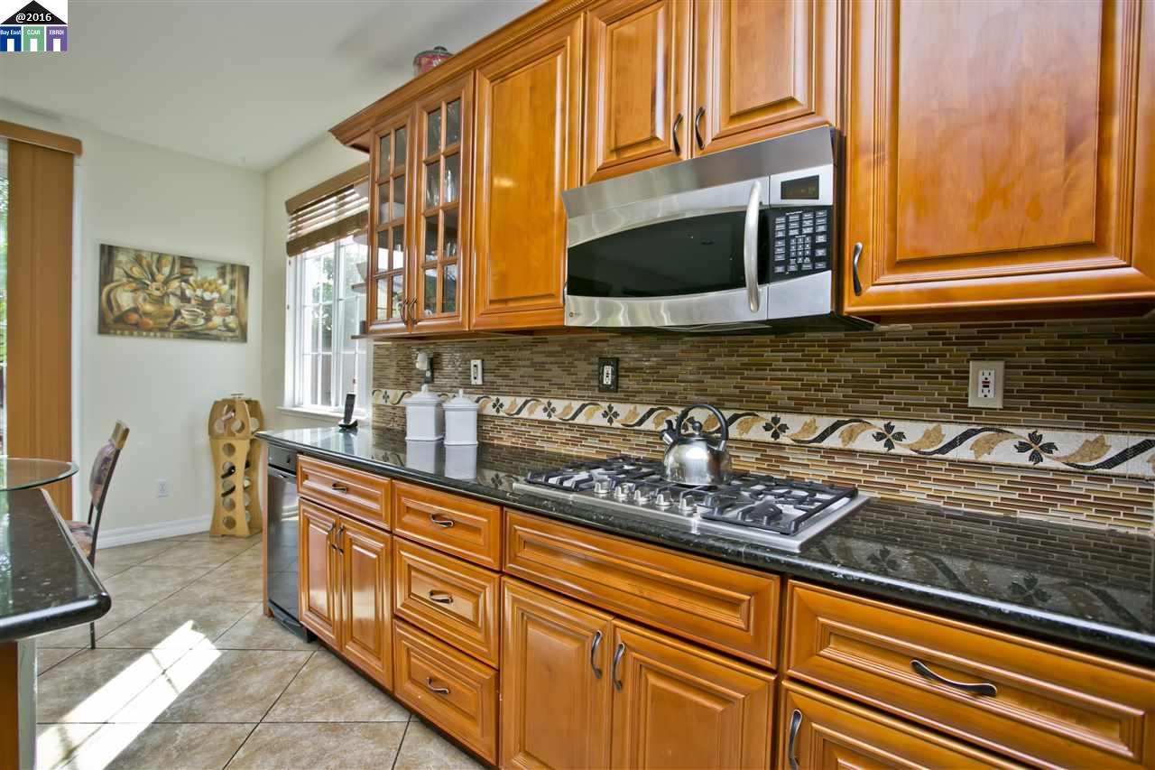 2072 Basque Dr, Tracy, CA 95304