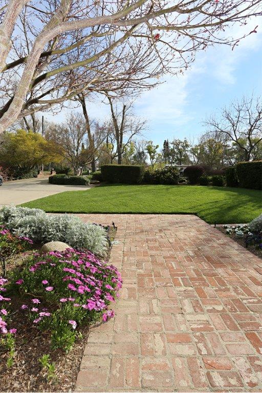 385 WN BEAR CREEK Dr, Merced, United States 95340