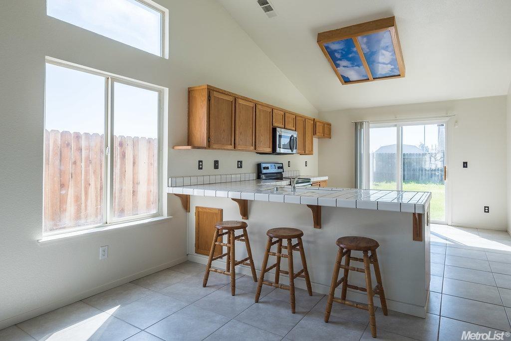 12806Quicksilver St, Waterford, CA 95386
