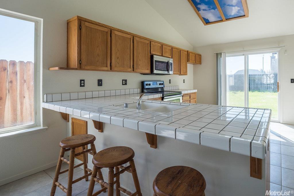 12806Quicksilver St, Waterford, CA 95386