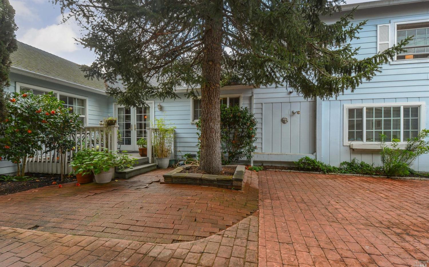 1709Bryden Lane, Santa Rosa, CA 95404