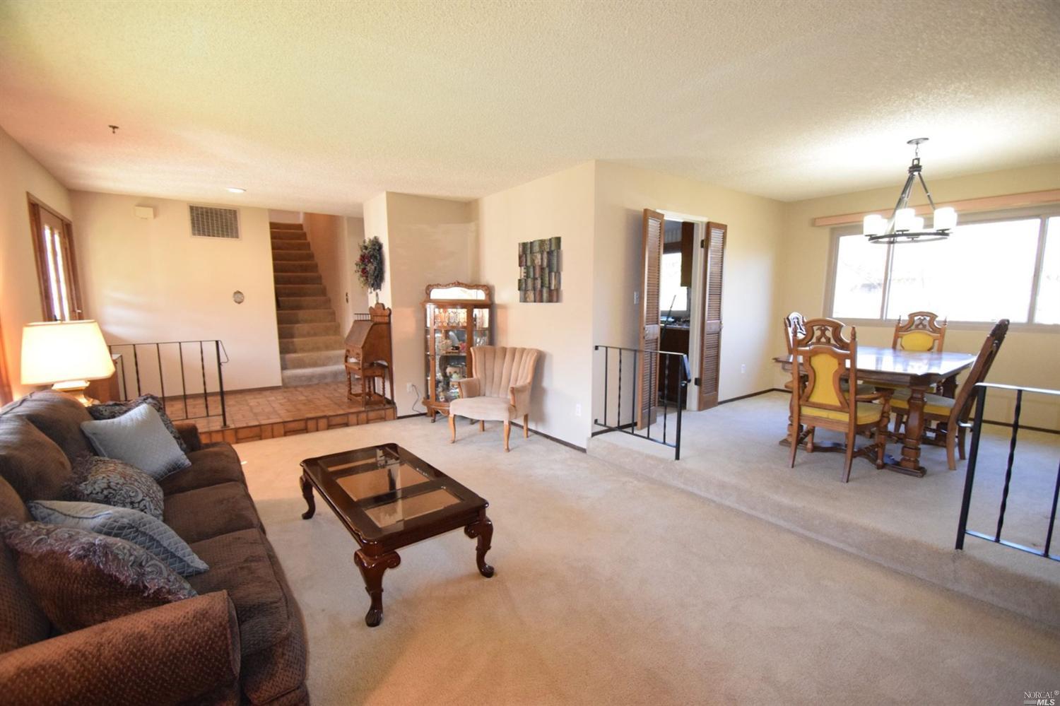 3533 Brookdale Drive, Santa Rosa, United States 95404