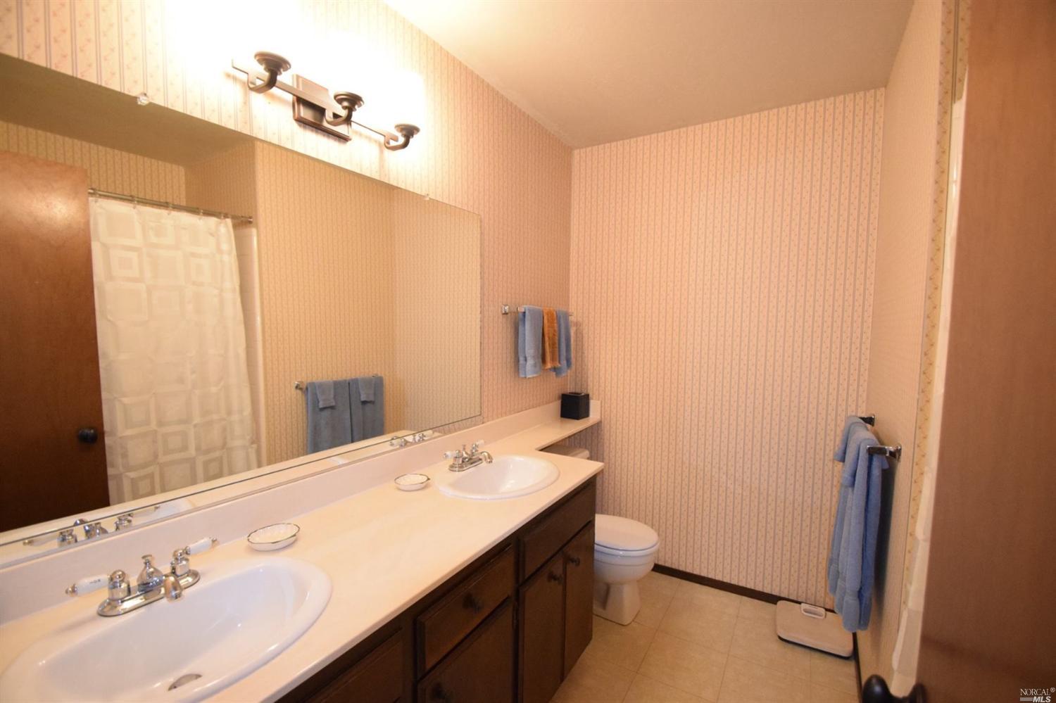 3533 Brookdale Drive, Santa Rosa, United States 95404
