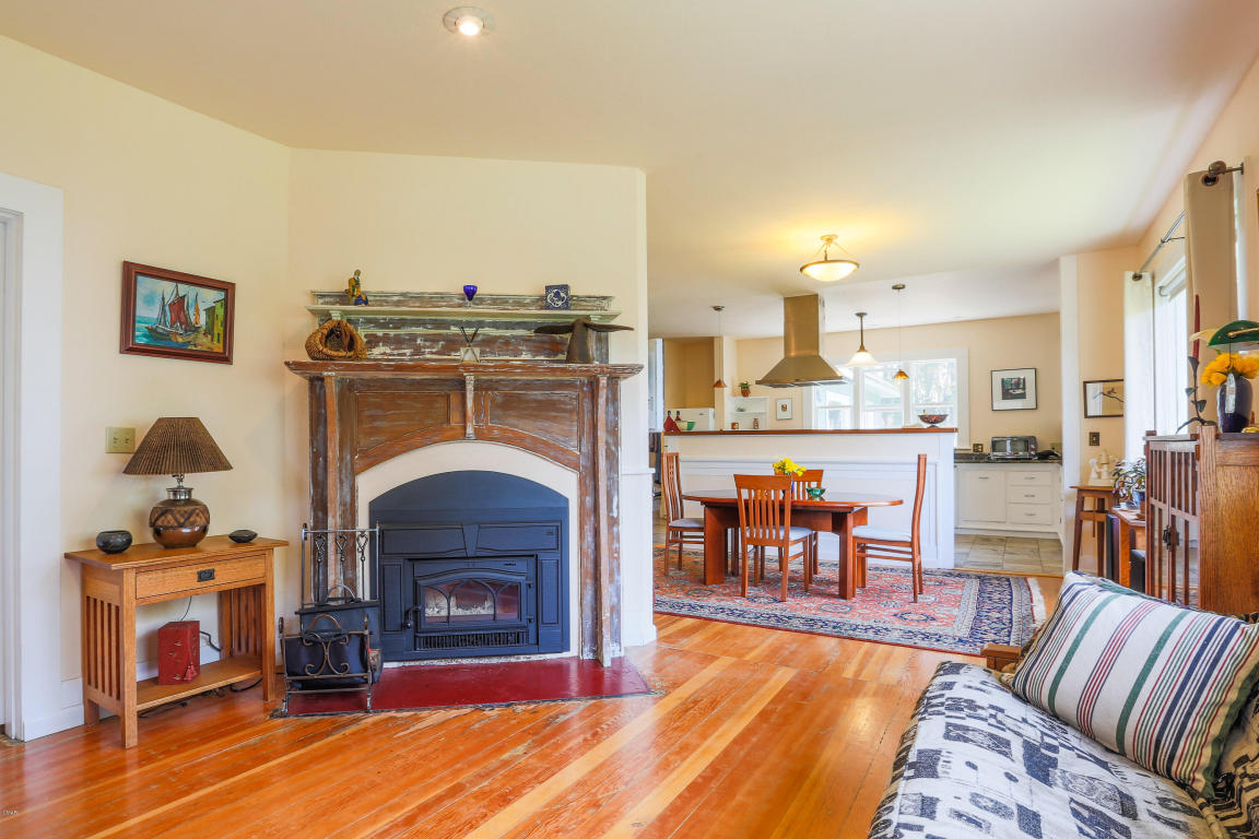 3721 Albion Little River Road, Albion, CA 95410
