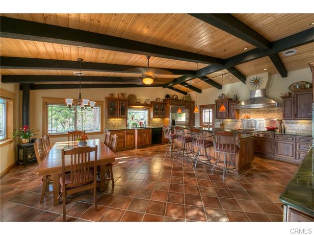 9719 Crestview Drive, Clearlake Park, United States 95422