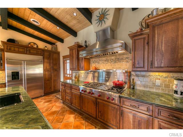 9719 Crestview Drive, Clearlake Park, United States 95422