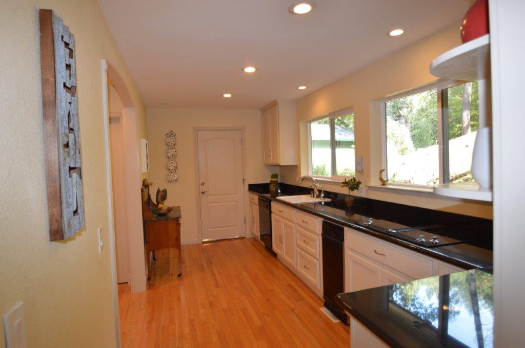 157 Sutter Road, Cloverdale, United States 95425