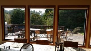 31601 E Chestnut St, Fort Bragg, United States 95437