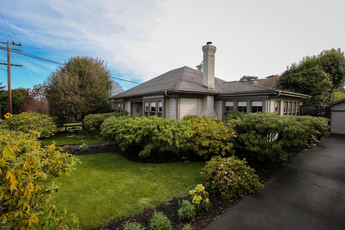 210 Brandon Way, Fort Bragg, CA 95437