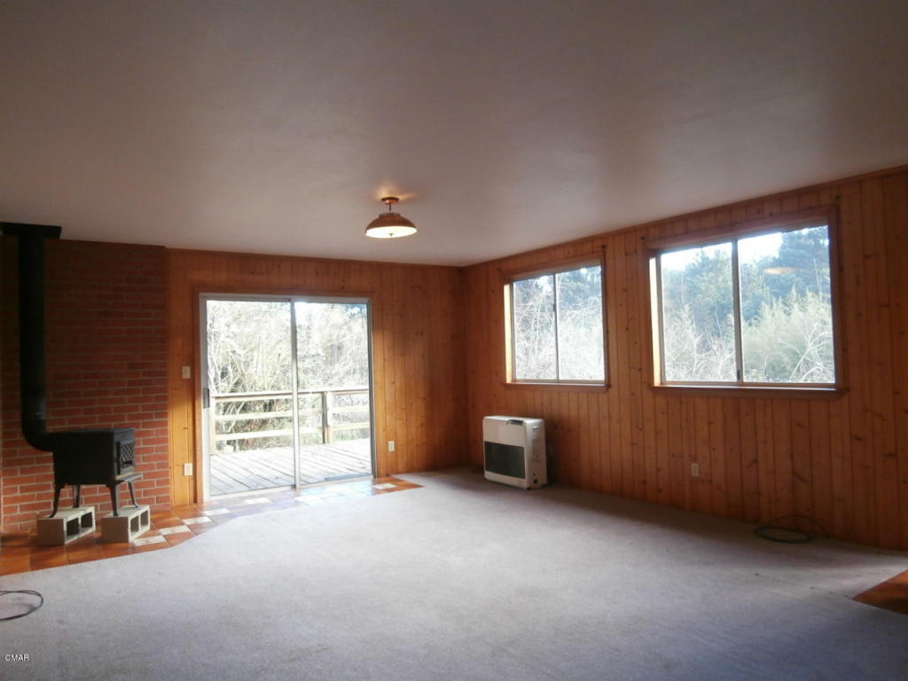 31280 Little Valley Rd, Fort Bragg, CA 95437