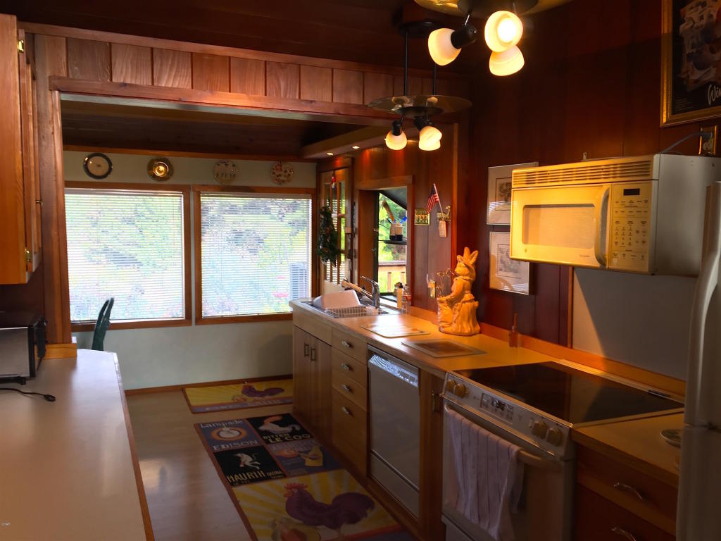 44900 Gordon Ln, Mendocino, CA 95460
