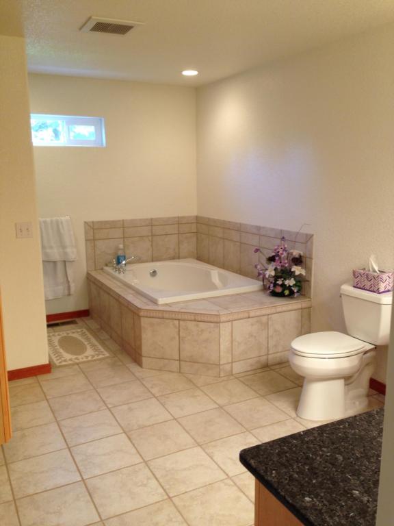 990 Burlwood Lane, Arcata, CA 95521
