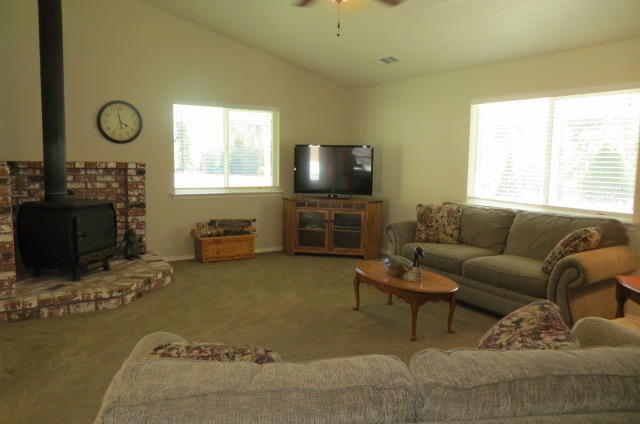 1171 Mad River Road, Mad River, CA 95552