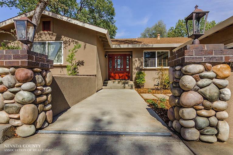 24041 Eucalyptus Court, Auburn, United States 95602