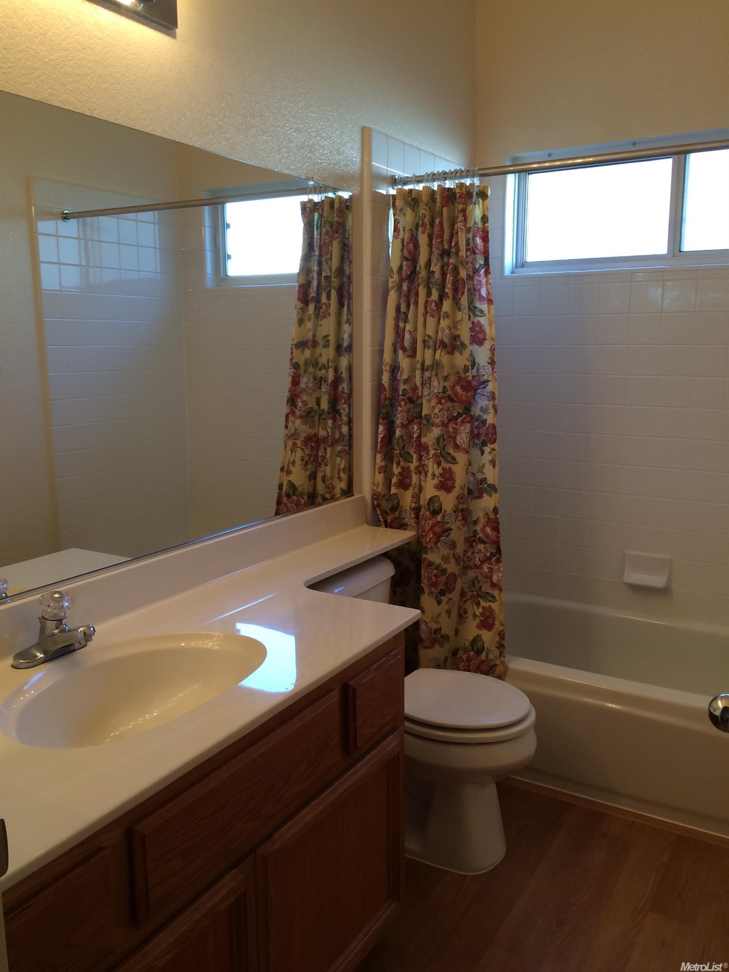 2816 Prado Ln, Davis, United States 95618