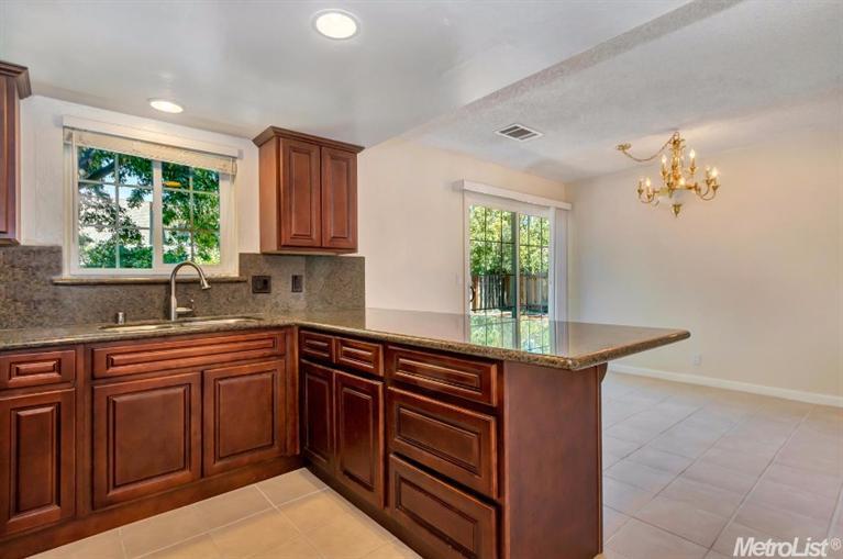 1720 Poplar Ln, Davis, United States 95618