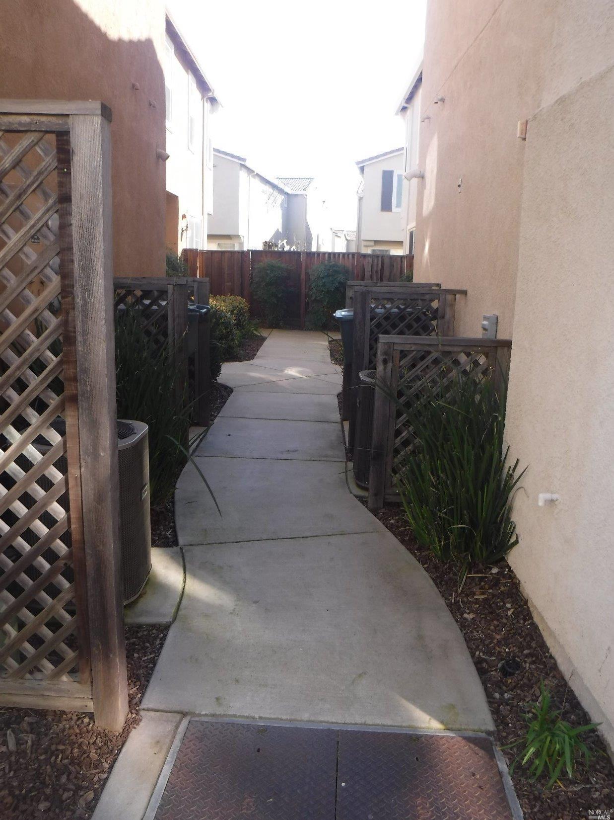 1080Sierra View Circle, Lincoln, CA 95648