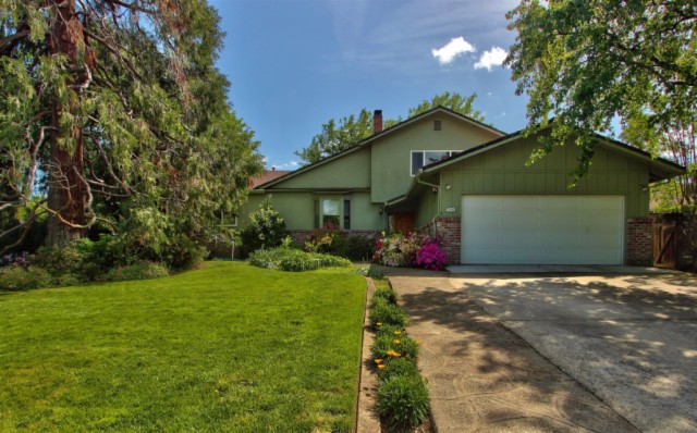 8241 Oakenshaw Way