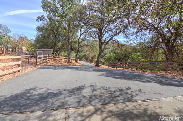 1156 Large Oak Dr, Placerville, United States 95667